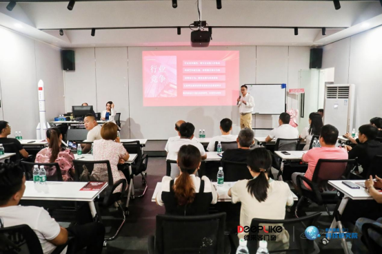 新模式·新思維·新打法：德來客門窗2025商業(yè)變革發(fā)布會啟幕